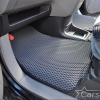 Коврики текстильные на Toyota Noah-Voxy I пр.руль (2001-2007)